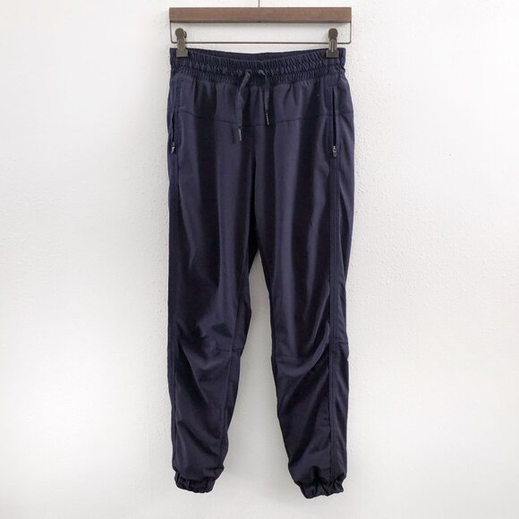LULULEMON Dance Jogger Size 4 - Picture 1 of 8